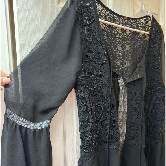 Free People Sheer Blouse with Crochet and beaded details size Large - Picture 8 of 17